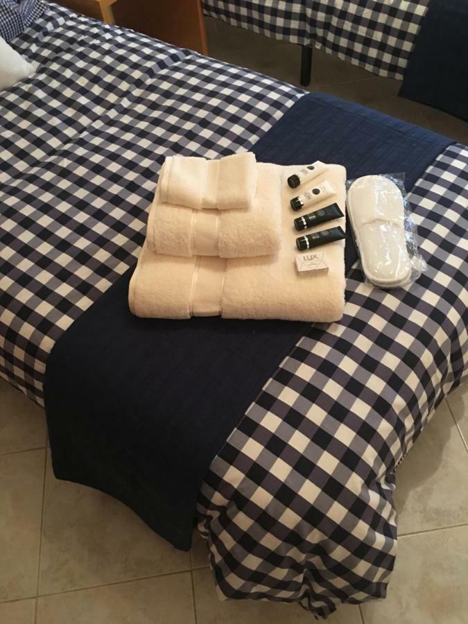 Quiet Apartment Overlooking The Swimming Pool อาร์มาซอง เด เปรา ภายนอก รูปภาพ