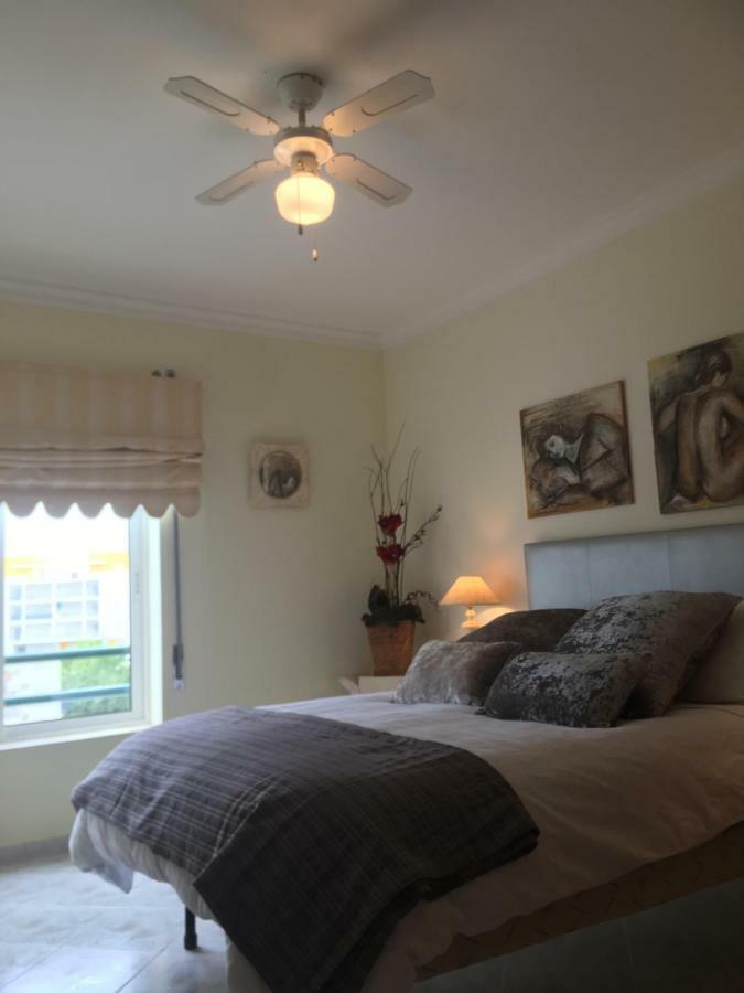 Quiet Apartment Overlooking The Swimming Pool อาร์มาซอง เด เปรา ภายนอก รูปภาพ